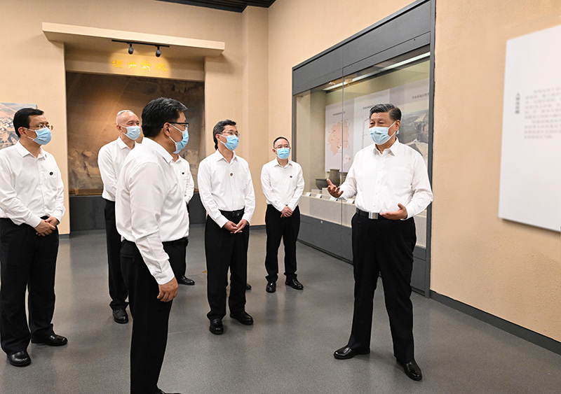 5月16日下午,中共中央總書記、國家主席、中央軍委主席習(xí)近平在前往陜西西安主持中國-中亞峰會途中,在山西運城博物館考察。